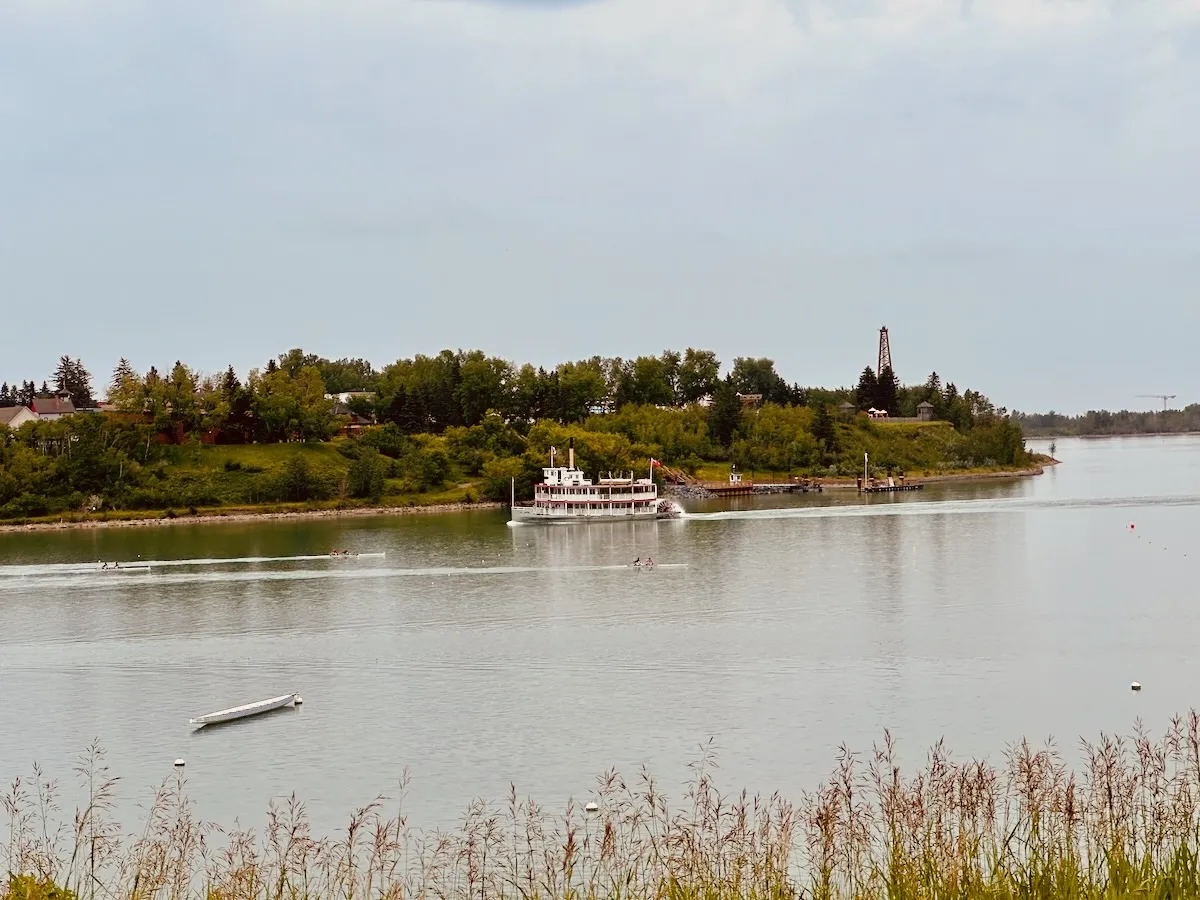 walking around glenmore reservoir