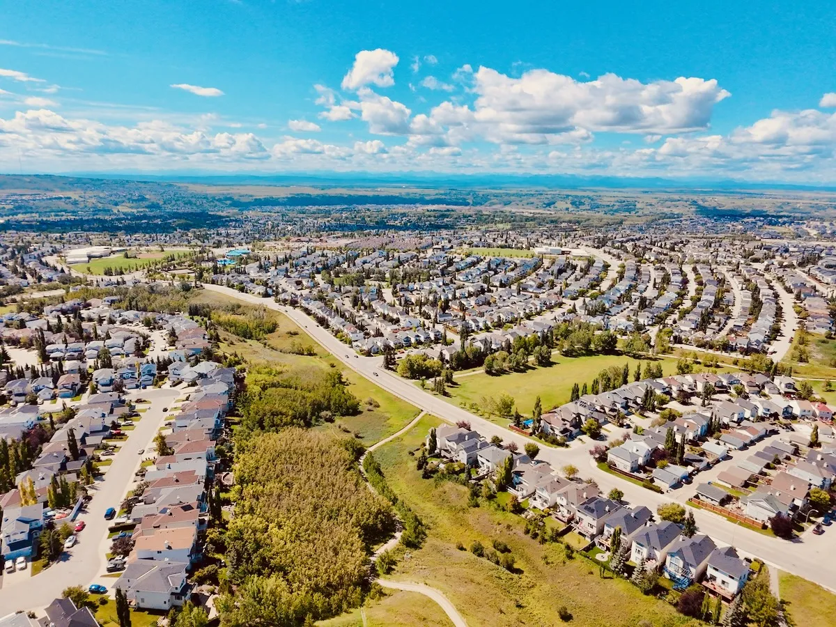 summer over the neighbourhood